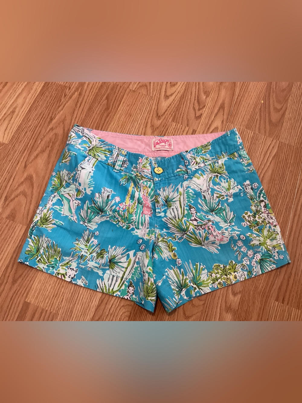 LILLY PULITZER “JUNGLE GLAM” SHORTS 34”waist 5” long